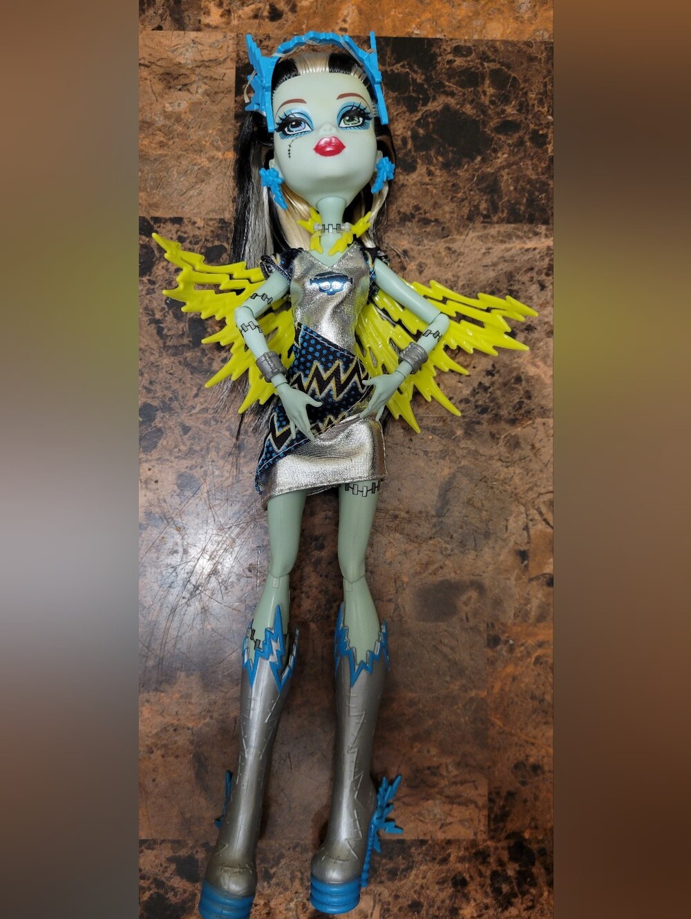 G1 Monster High Power Ghouls Voltageous Frankie Stein Only Displayed EUC